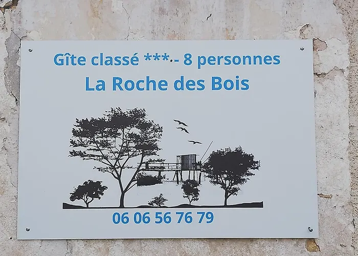 La Roche Des Bois, Maison Classee ***
