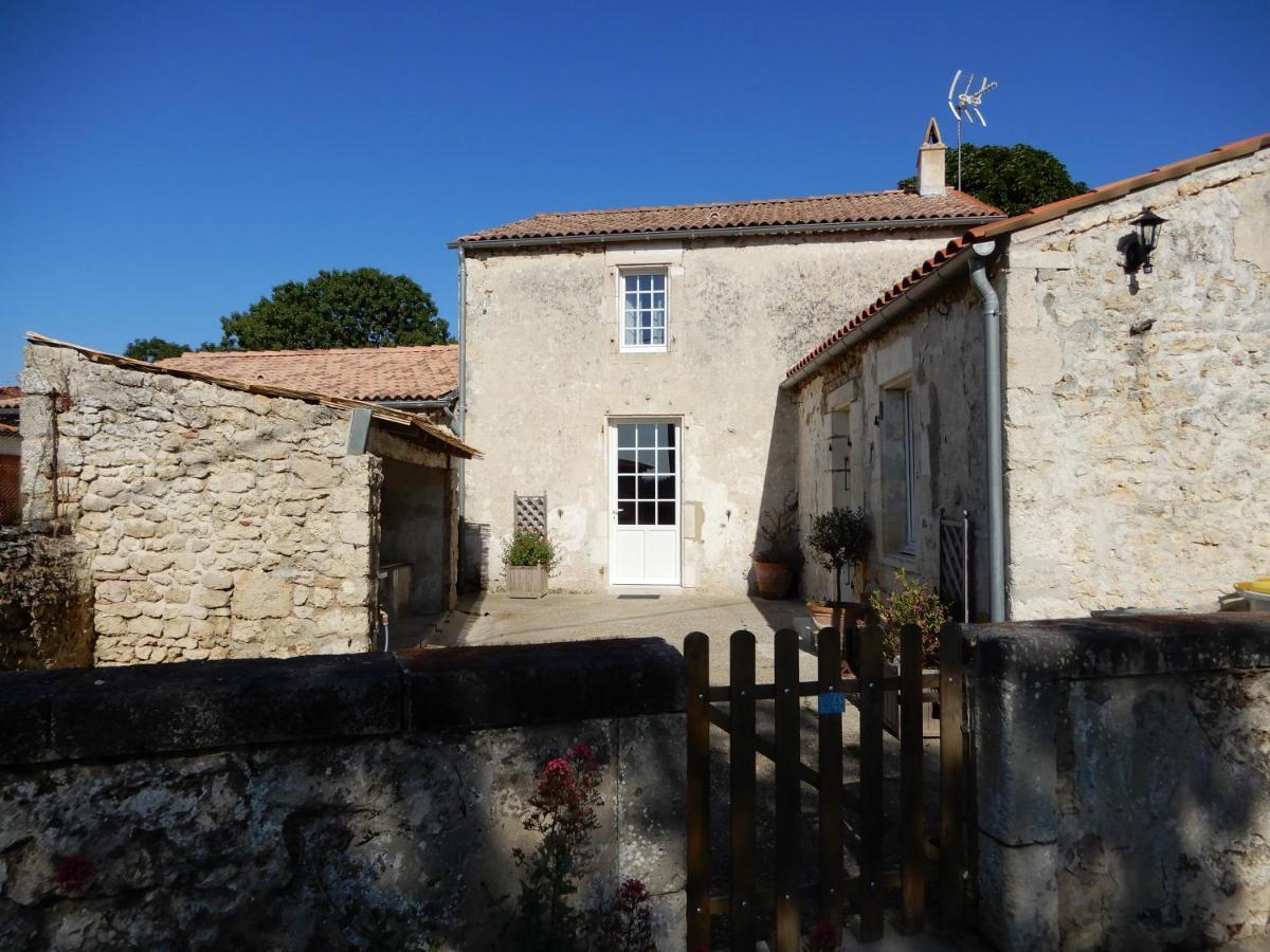 La Roche Des Bois, Maison Classee *** Ferienhaus Saint-Laurent-de-la-Prée